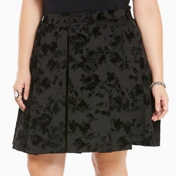 torrid Dresses & Skirts - Torrid burnout floral pleated skirt